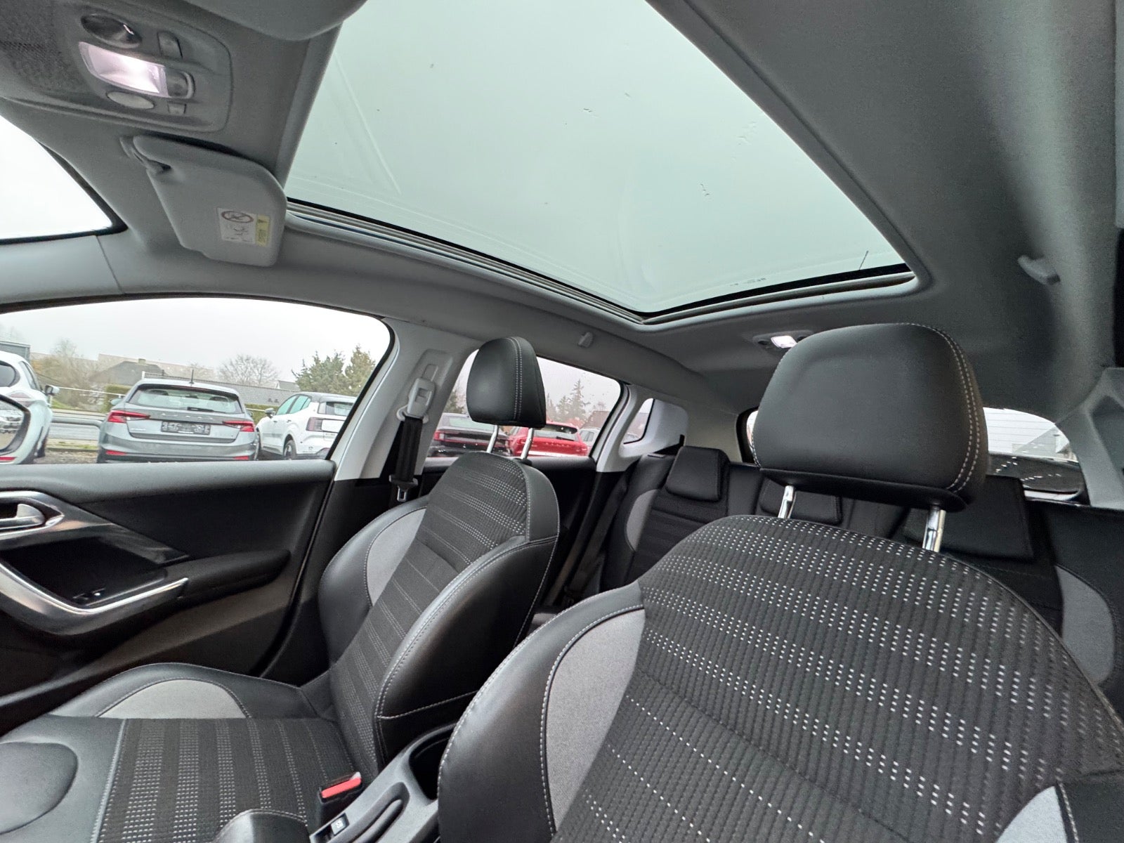 Billede af Peugeot 2008 1,5 BlueHDi 100 Allure Sky