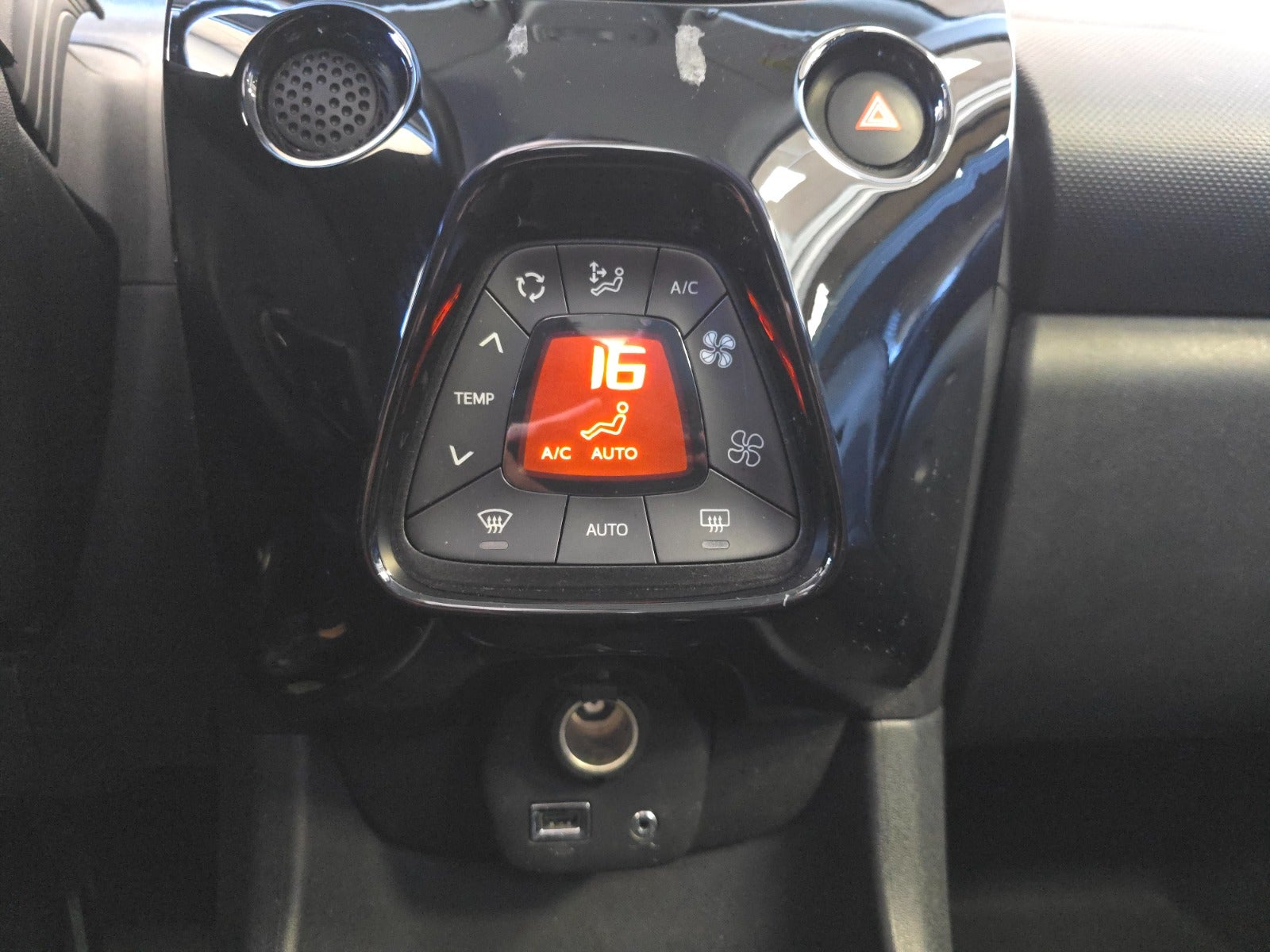 Billede af Citroën C1 1,0 VTi Attaque