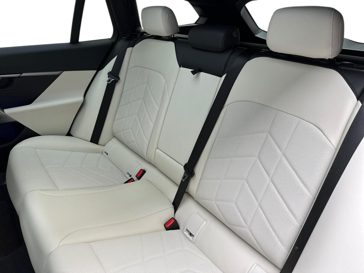 BMW i5 eDrive40 Touring Fully Charged M-Sport billede 12