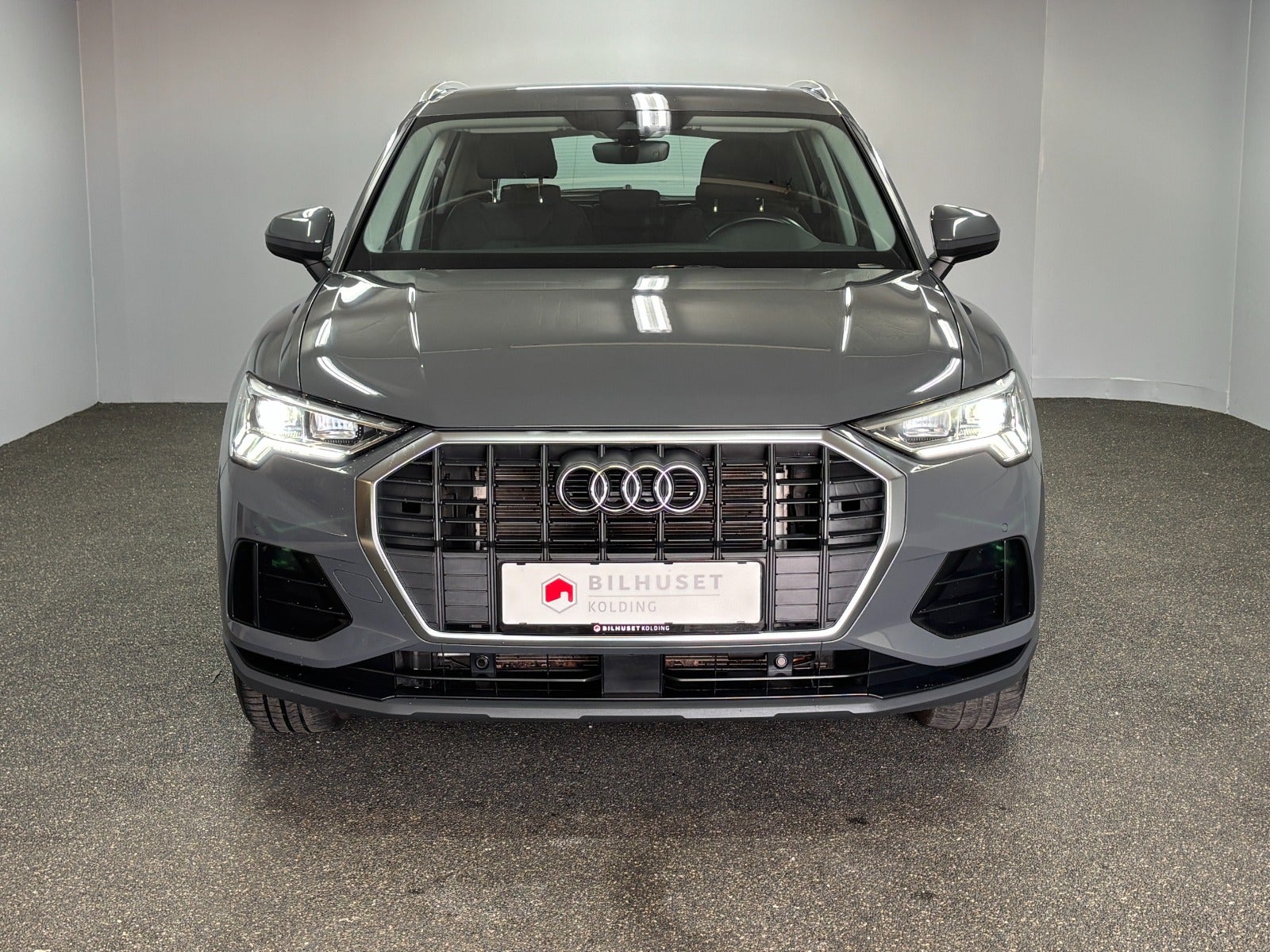 Billede af Audi Q3 45 TFSi e Attitude plus S-tr.