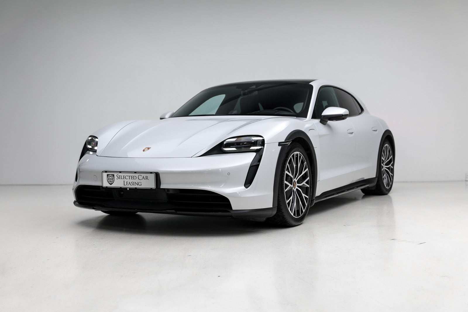 Porsche Taycan 4 Performance+ Cross Turismo