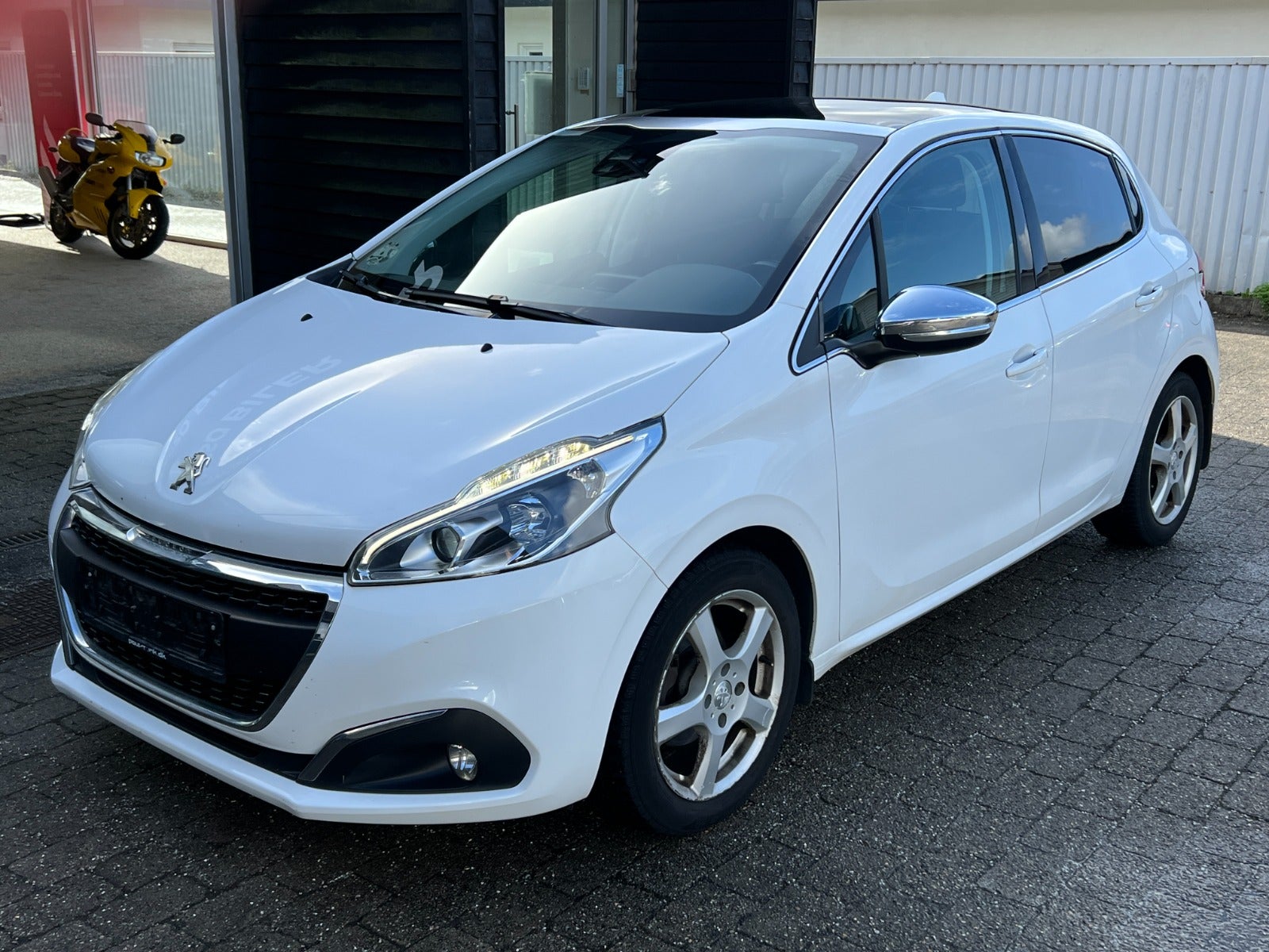 Billede af Peugeot 208 1,2 e-THP 110 Active
