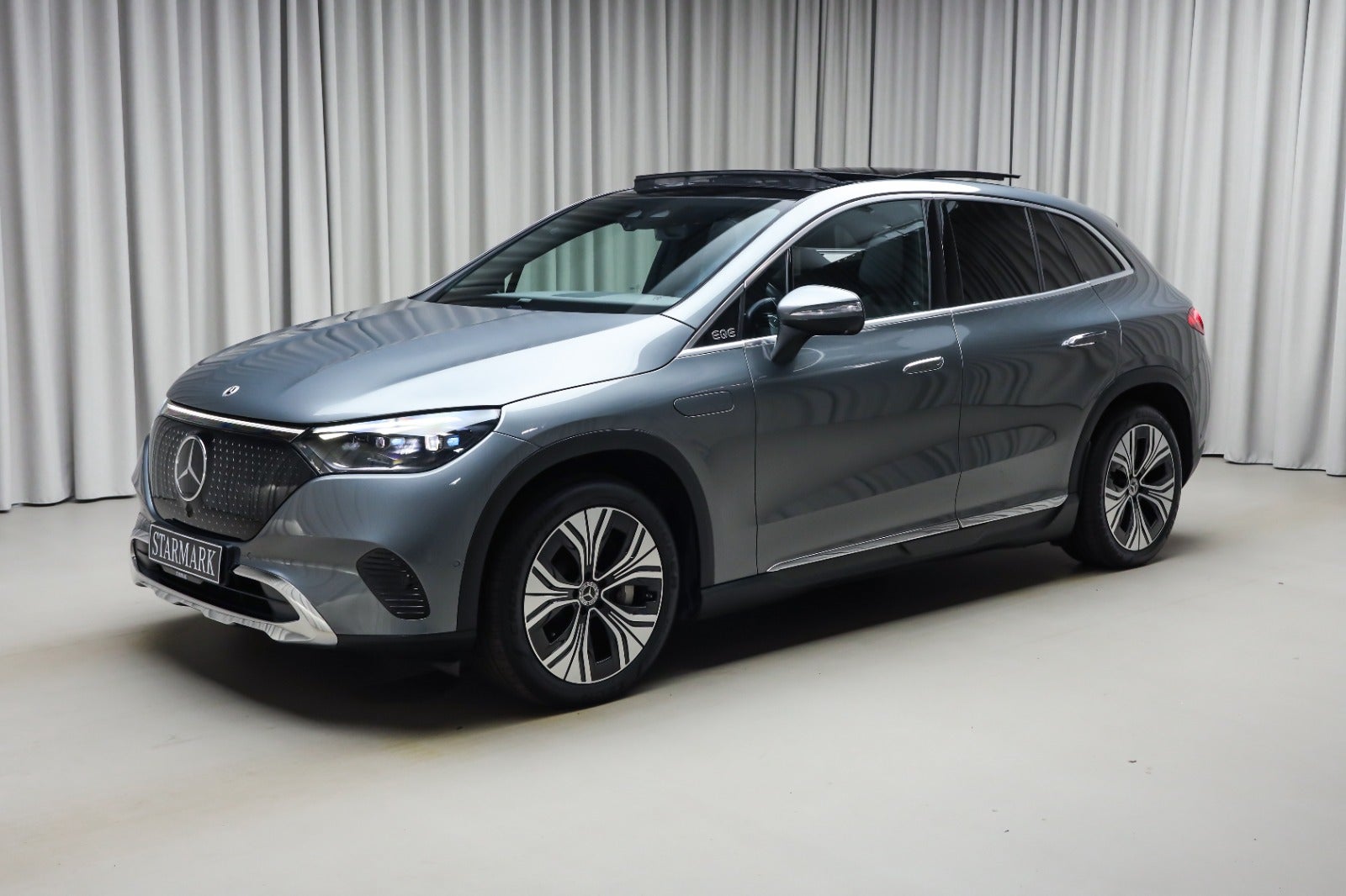 Mercedes-Benz EQE 350 SUV (1/8)