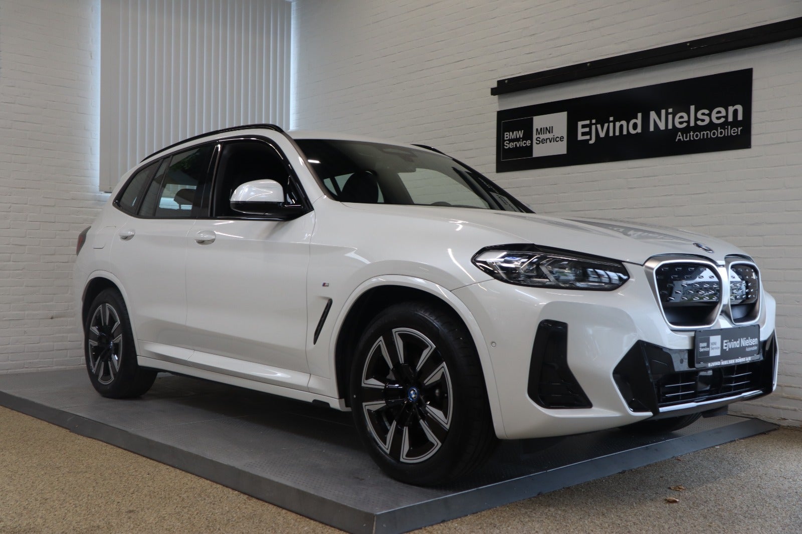 BMW iX3 Charged M-Sport