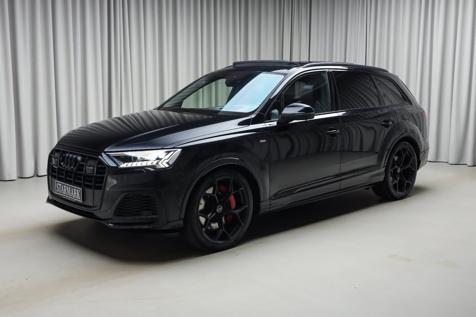 Audi Q7 (1/8)