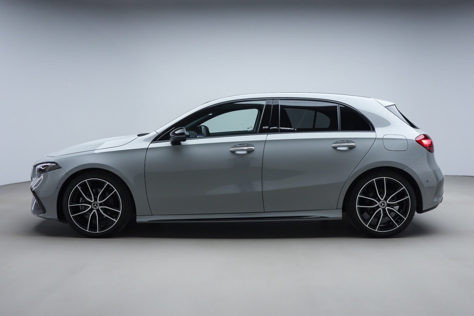 Mercedes-Benz A 200 d (6/8)