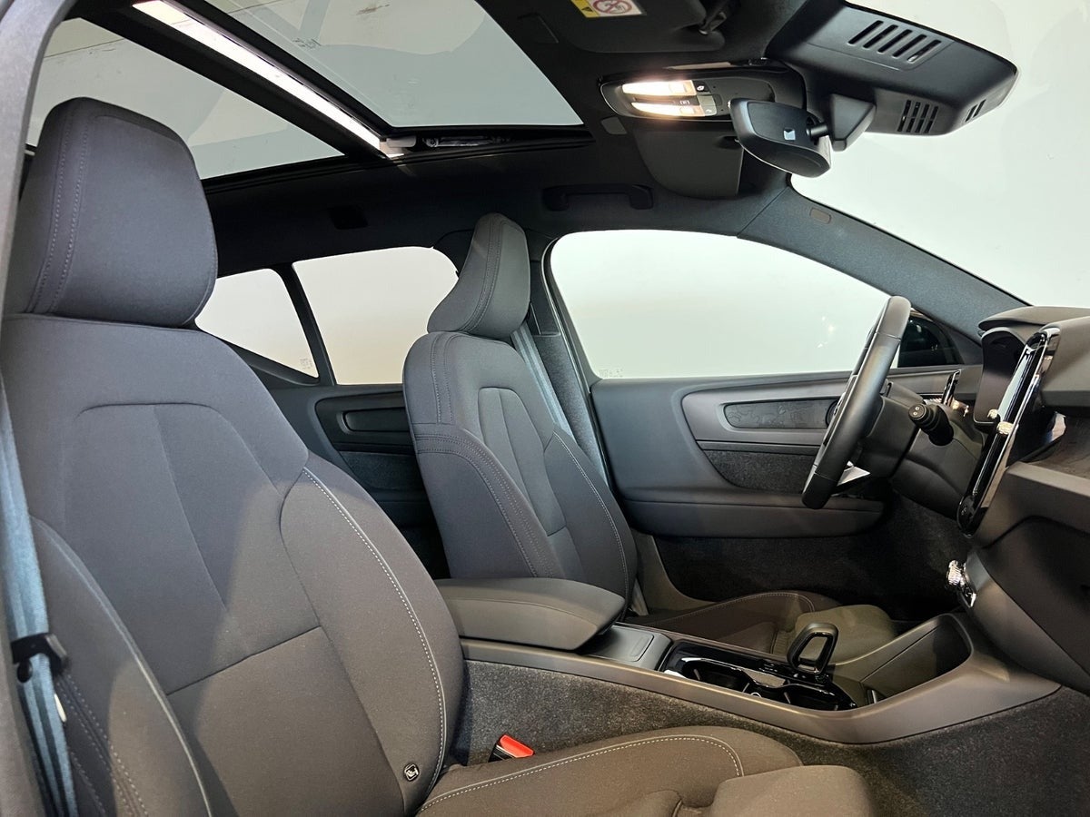 Volvo XC40 ReCharge Extended Range Ultra Dark