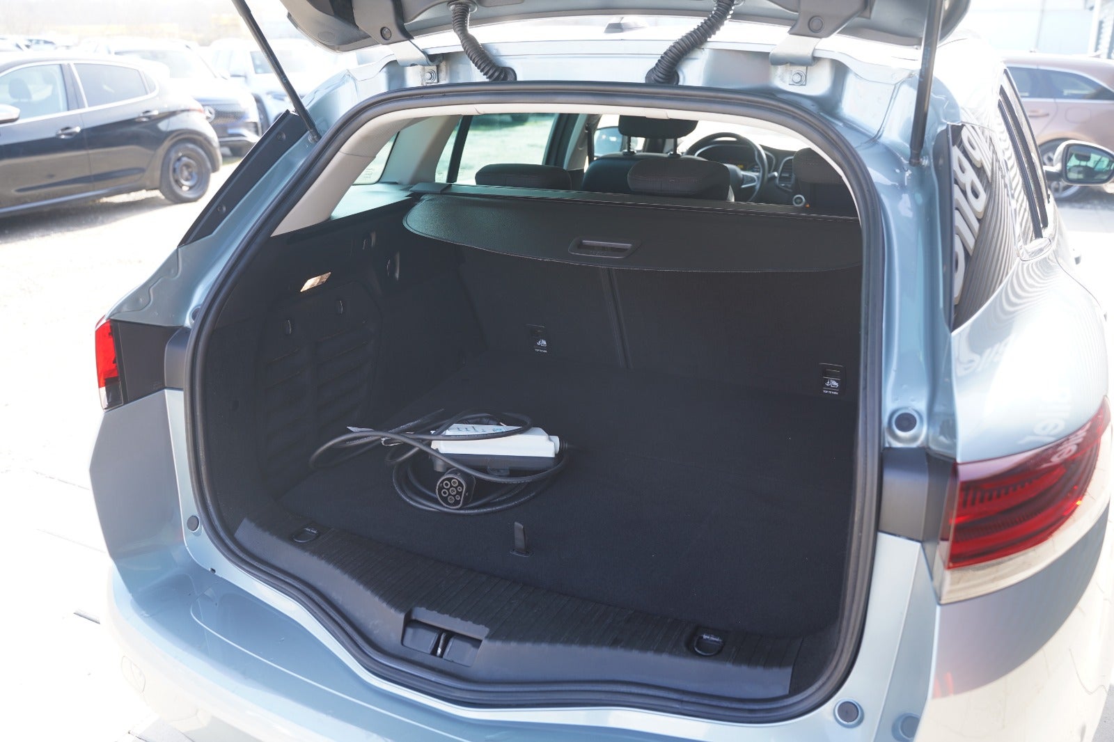 Billede af Renault Megane IV 1,6 E-Tech Zen Sport Tourer