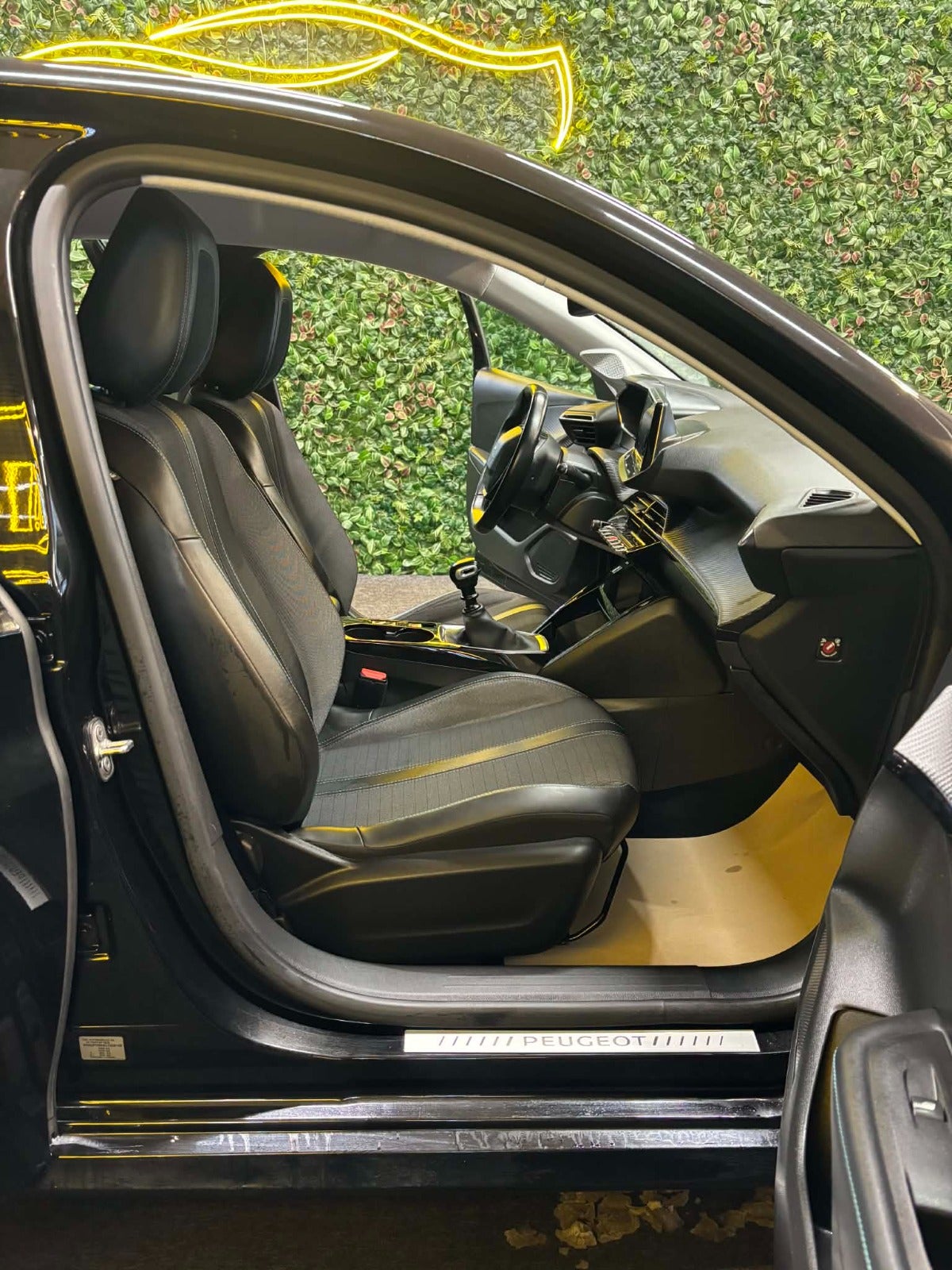 Billede af Peugeot 208 1,2 PureTech 100 Allure