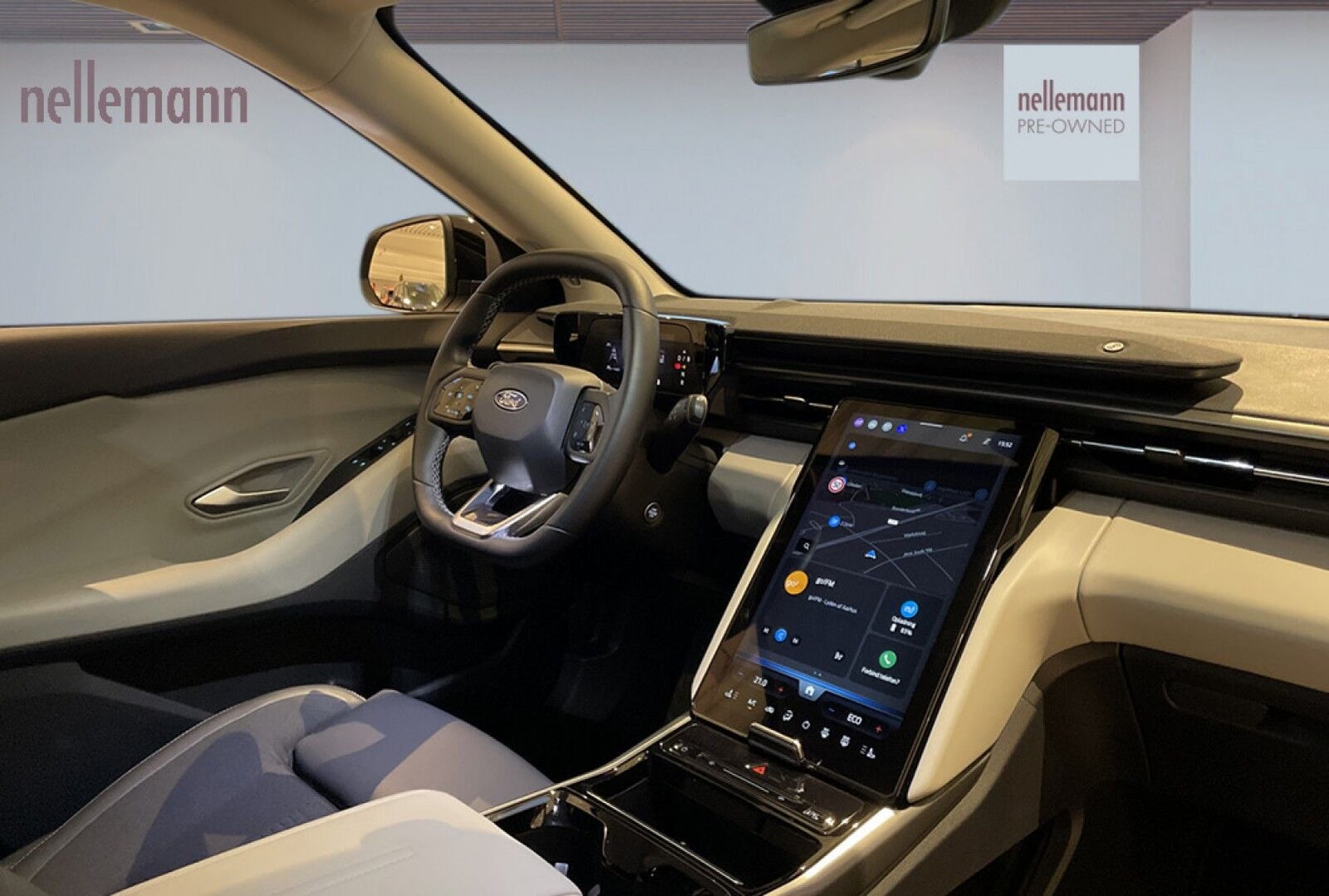 Ford Explorer Select Extended Range