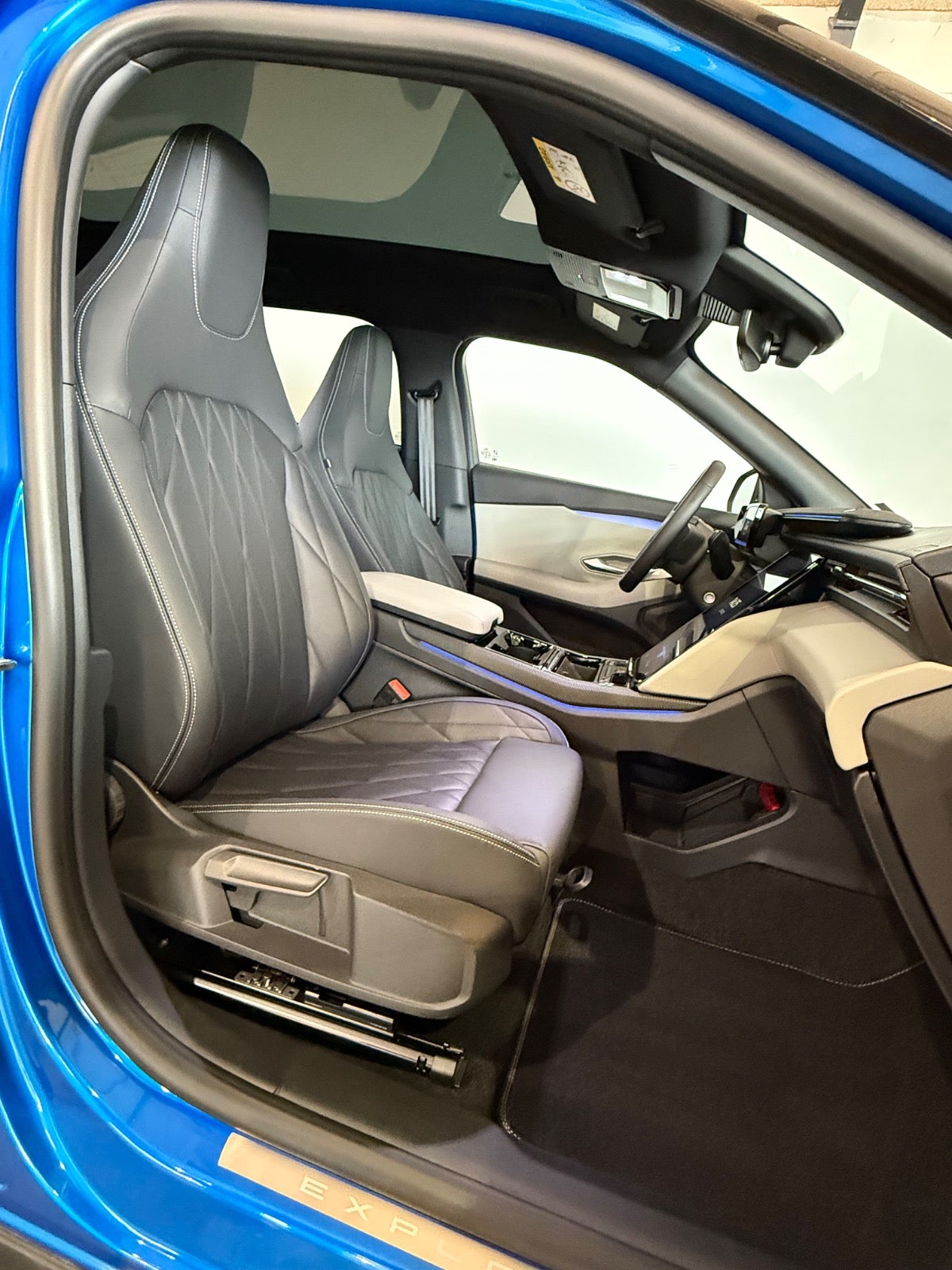 Ford Explorer Premium Extended Range AWD