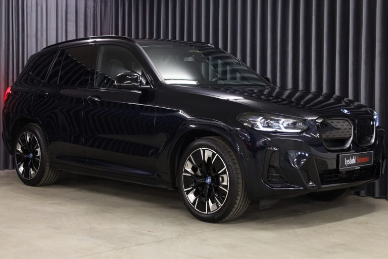 BMW iX3 Charged Plus M-Sport