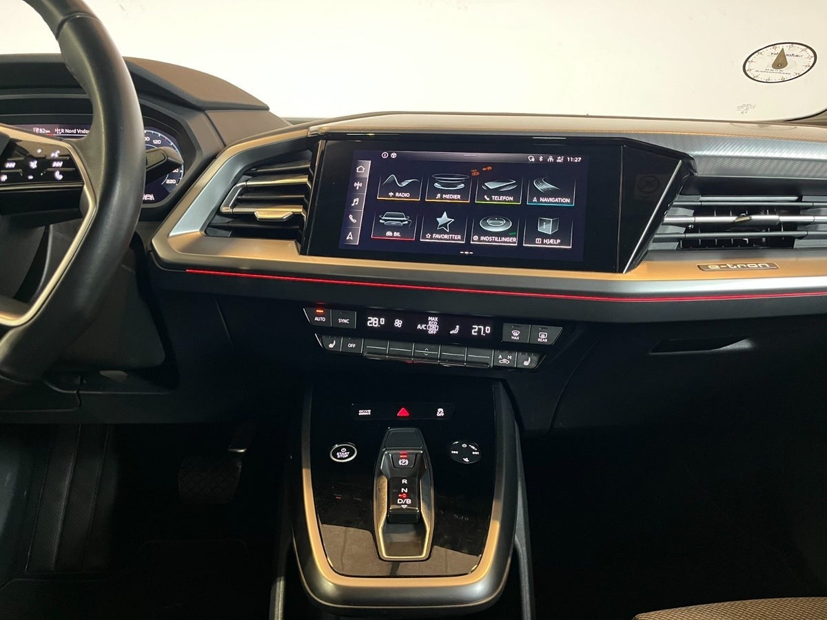 Audi Q4 e-tron S-line quattro Van