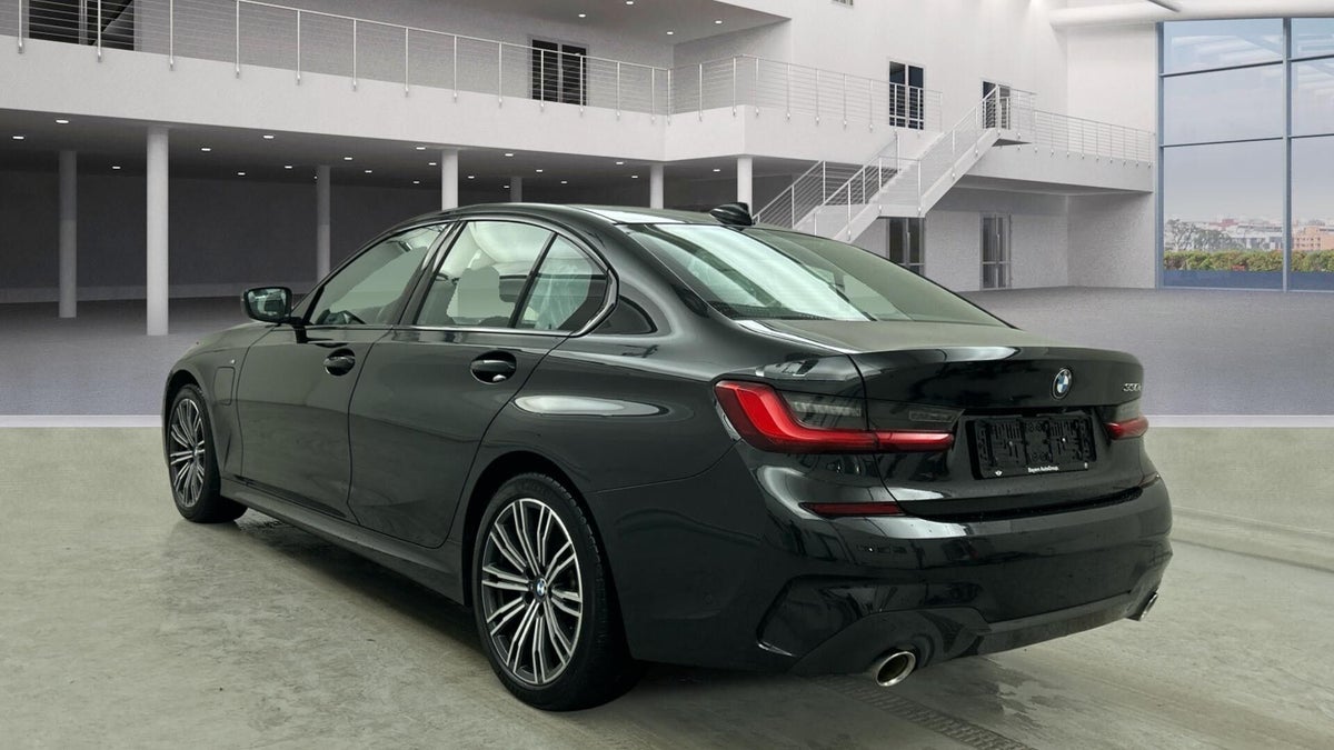 BMW 330e M-Sport aut. billede 4