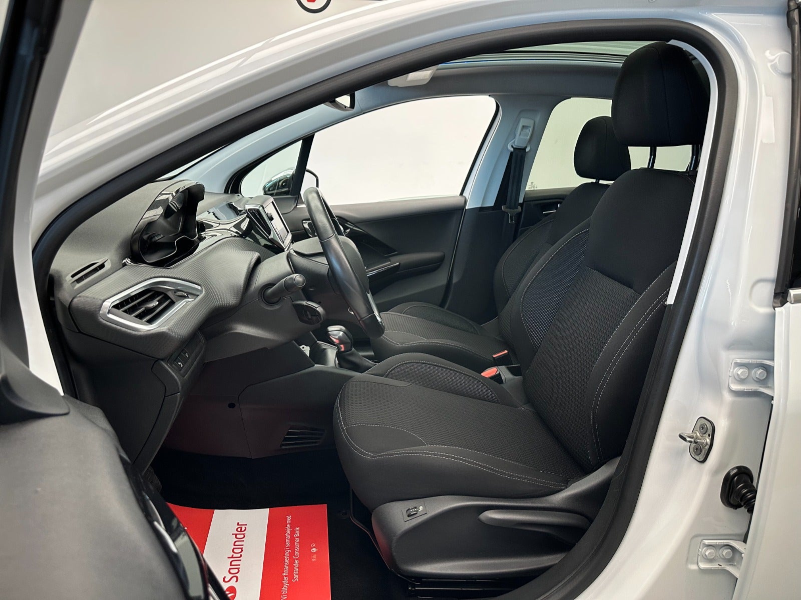 Billede af Peugeot 208 1,2 PureTech 82 Allure Sky