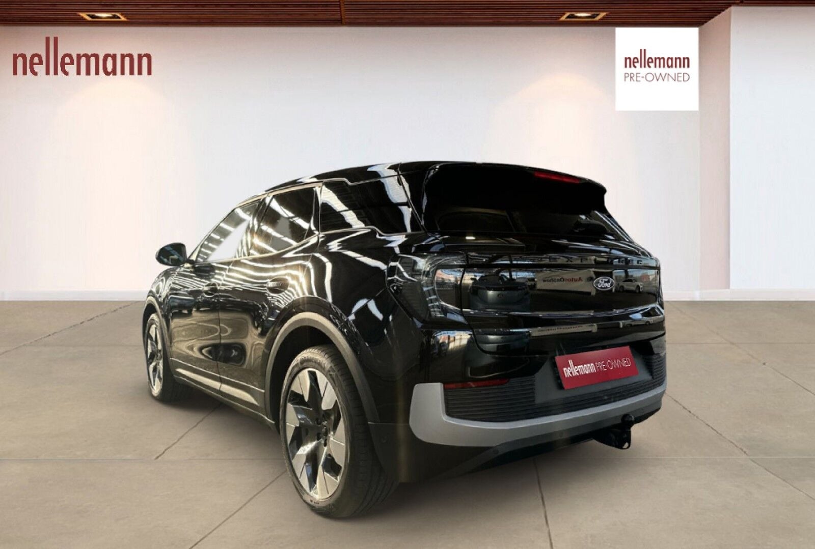 Ford Explorer Premium Extended Range