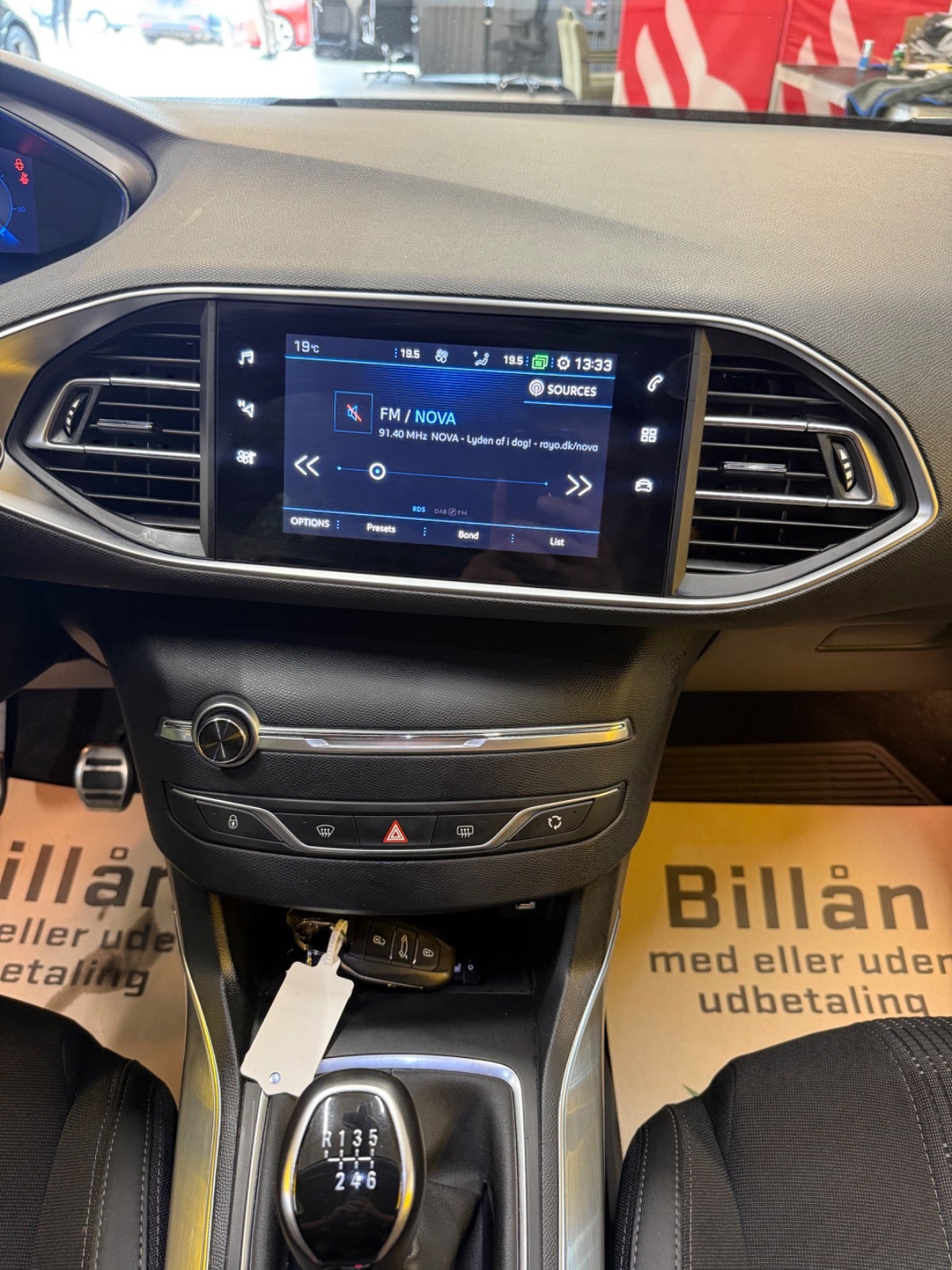 Billede af Peugeot 308 1,5 BlueHDi 130 Allure Sky SW