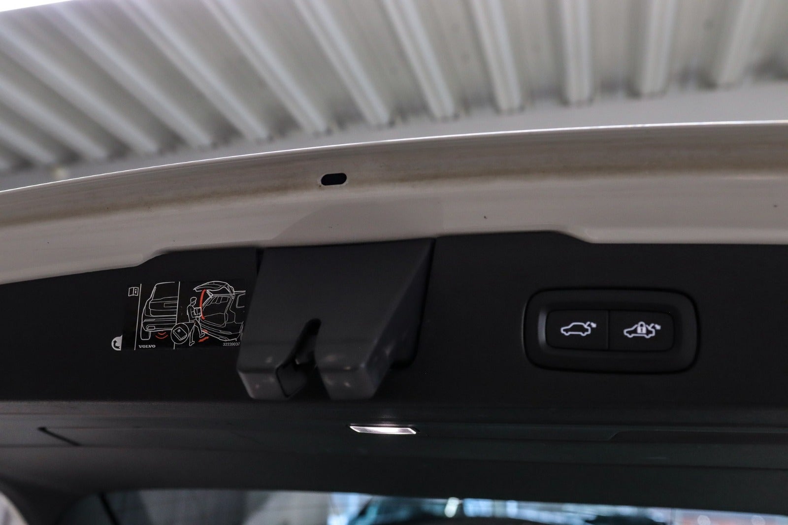 Billede af Volvo V60 2,0 T6 ReCharge R-Design aut. AWD