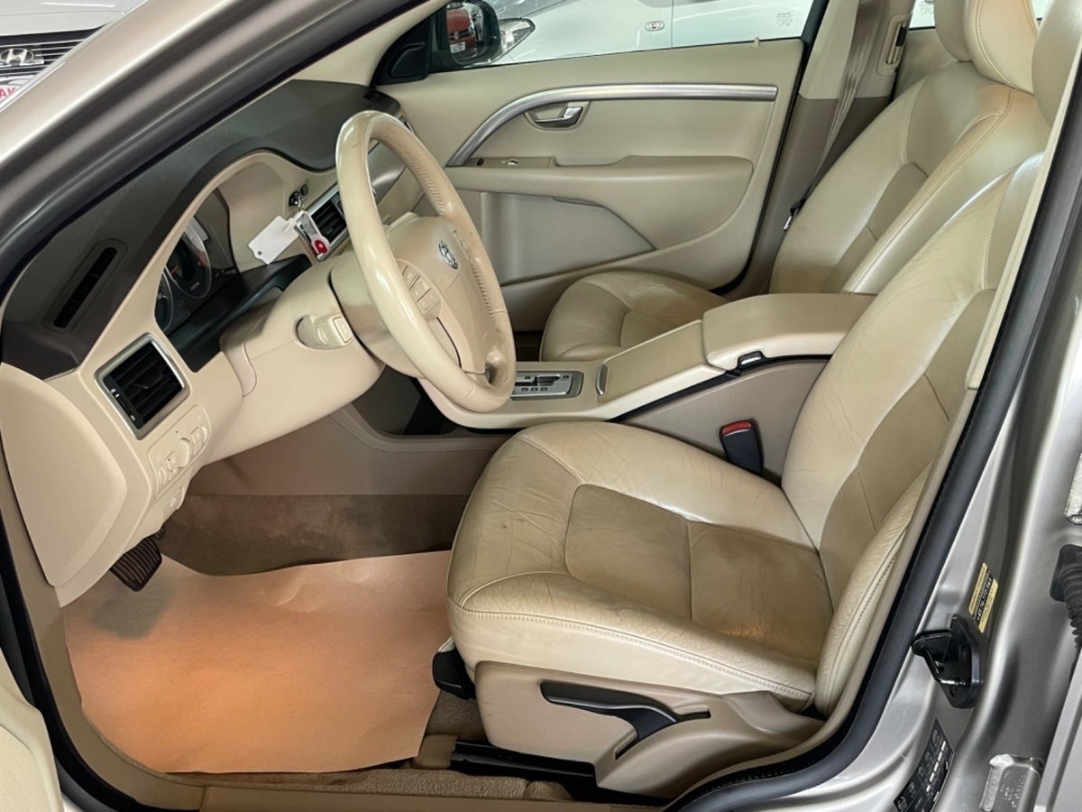 Volvo V70 T Momentum aut.