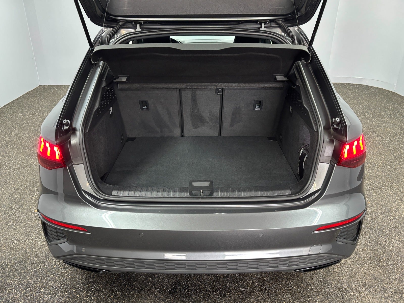 Billede af Audi A3 45 TFSi e S-line Sportback S-tr.