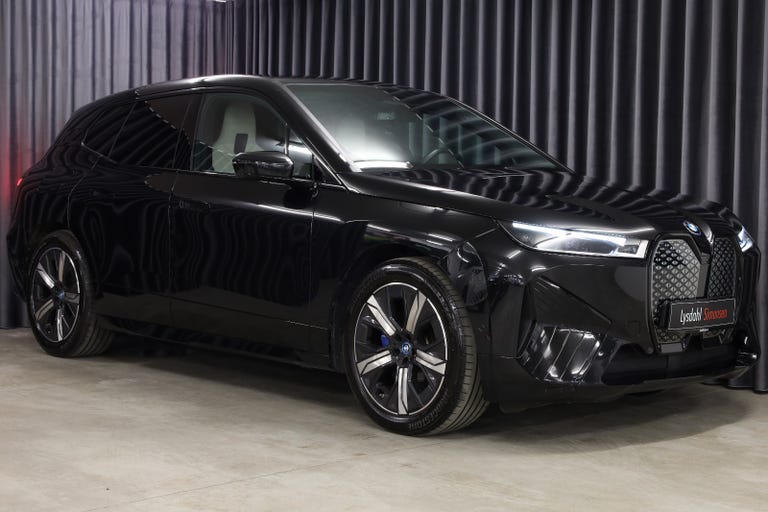 BMW iX xDrive40 Fully Charged Sport