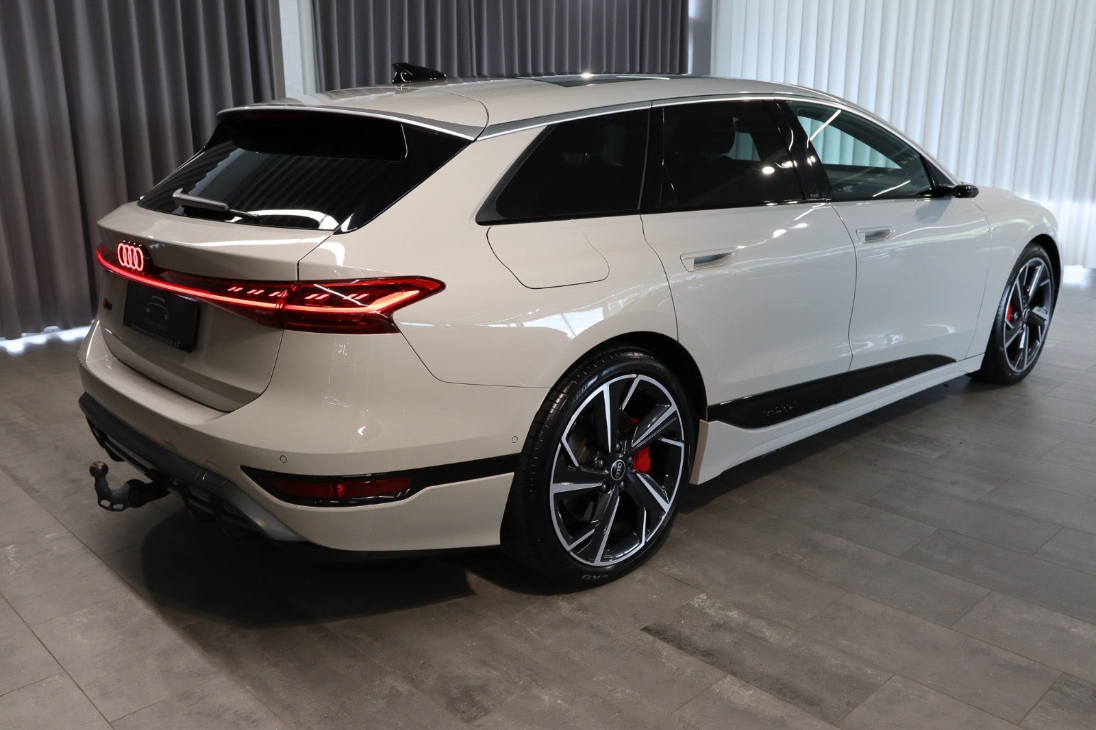 Billede af Audi A6 e-tron S-line Edition One performance Avant