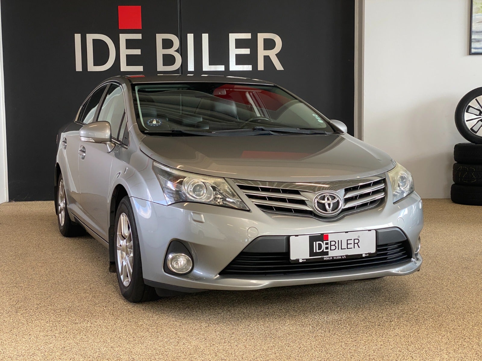 Toyota Avensis 2012