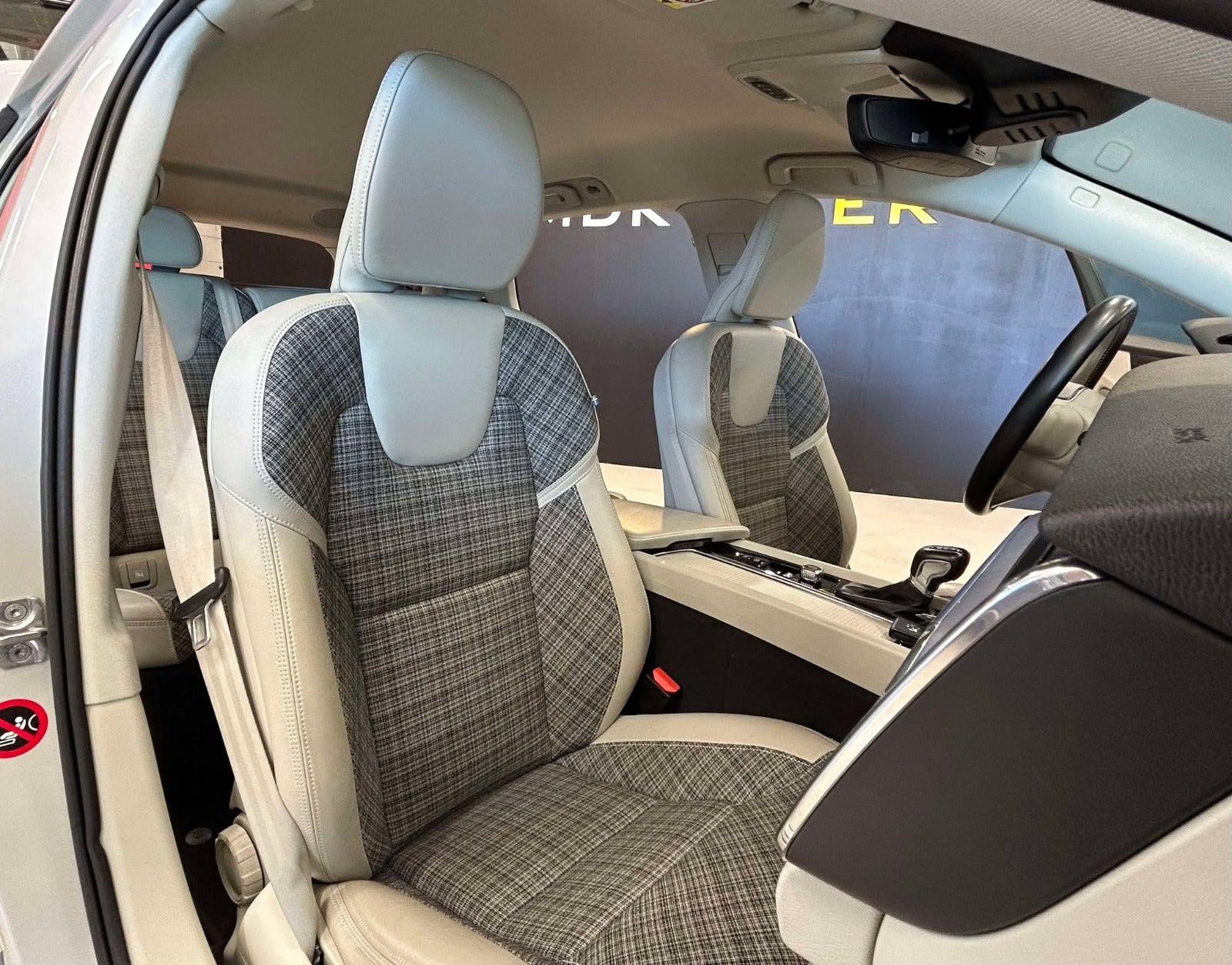 Billede af Volvo V60 2,0 D4 190 R-Design aut.
