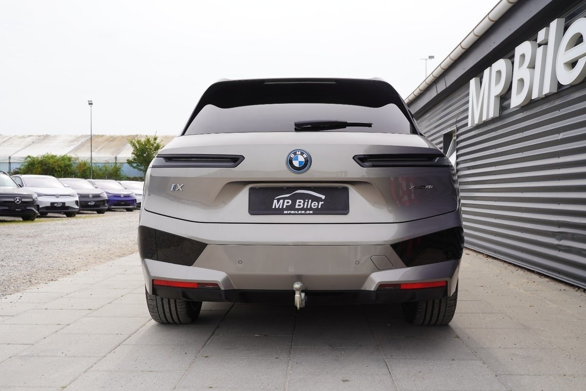 Billede af BMW iX xDrive40 Fully Charged Sport