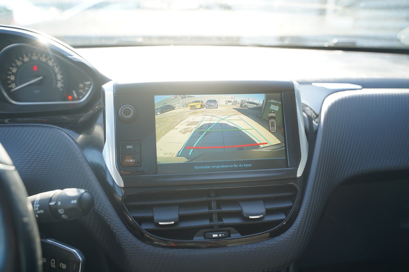 Billede af Peugeot 2008 1,6 BlueHDi 100 Allure Sky