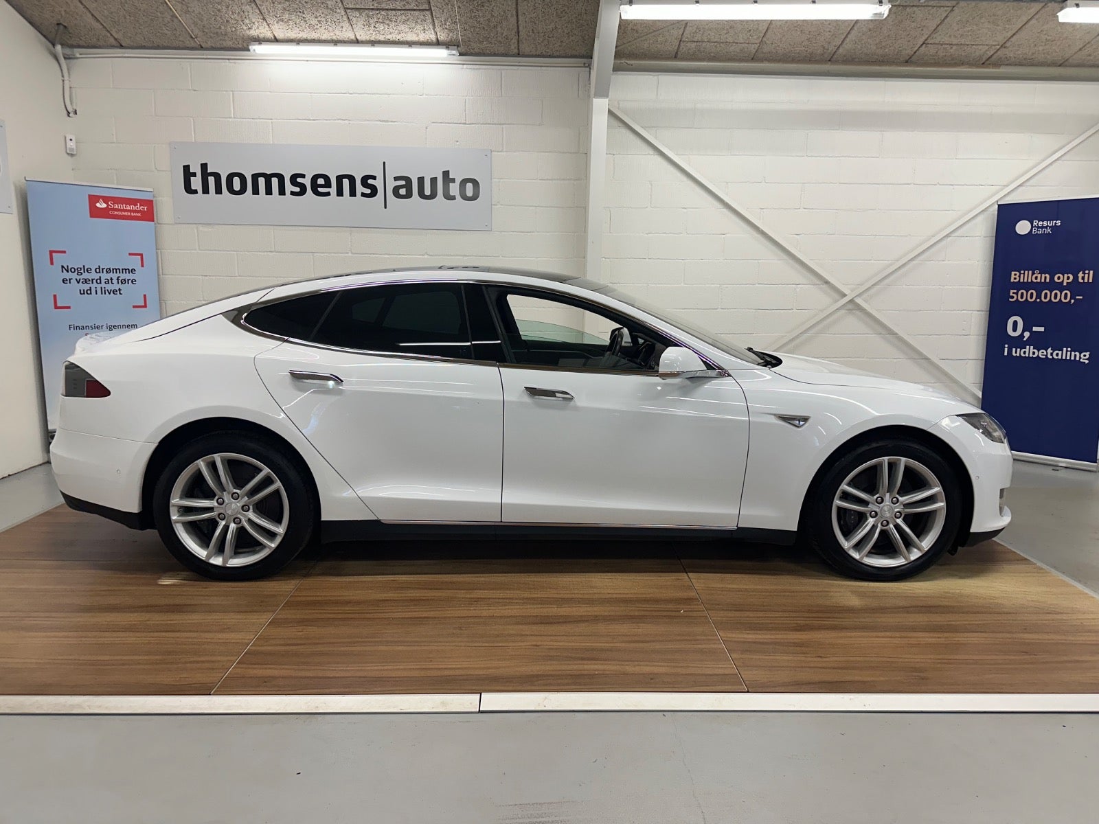 Tesla Model S 2016