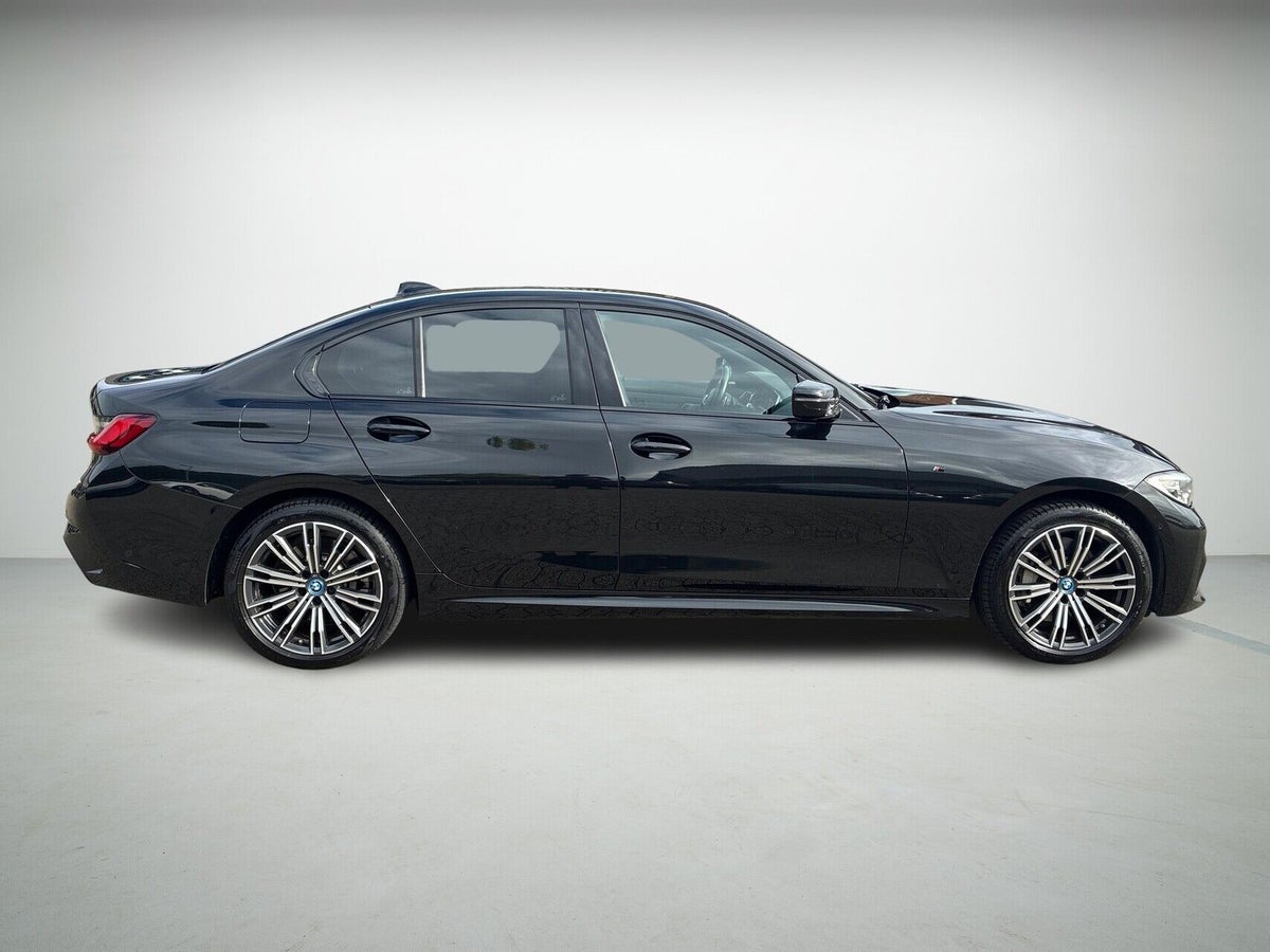 BMW 330e M-Sport aut. billede 5