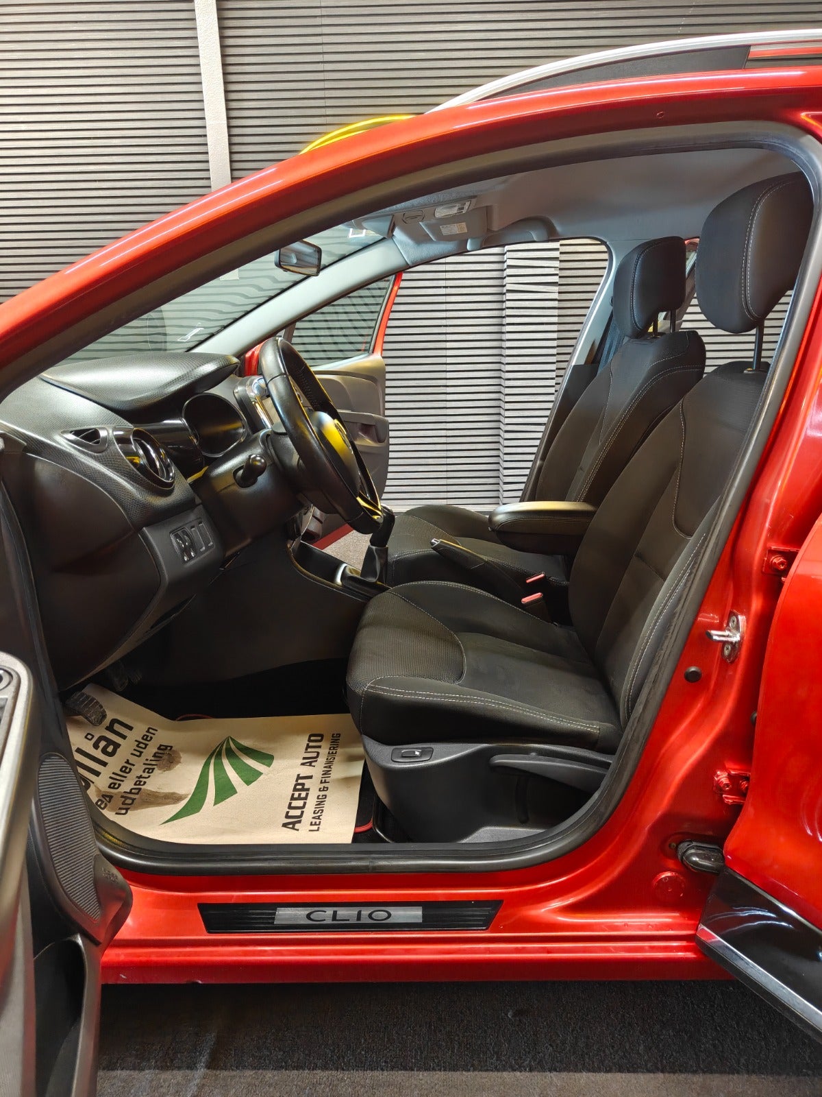 Billede af Renault Clio IV 1,2 16V Authentique Sport Tourer