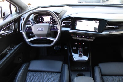 Audi Q4 e-tron S-line quattro