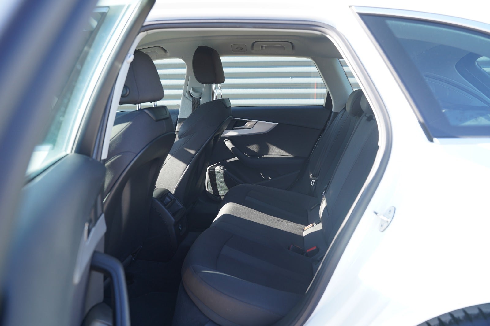 Billede af Audi A4 40 TFSi Advanced Avant S-tr.