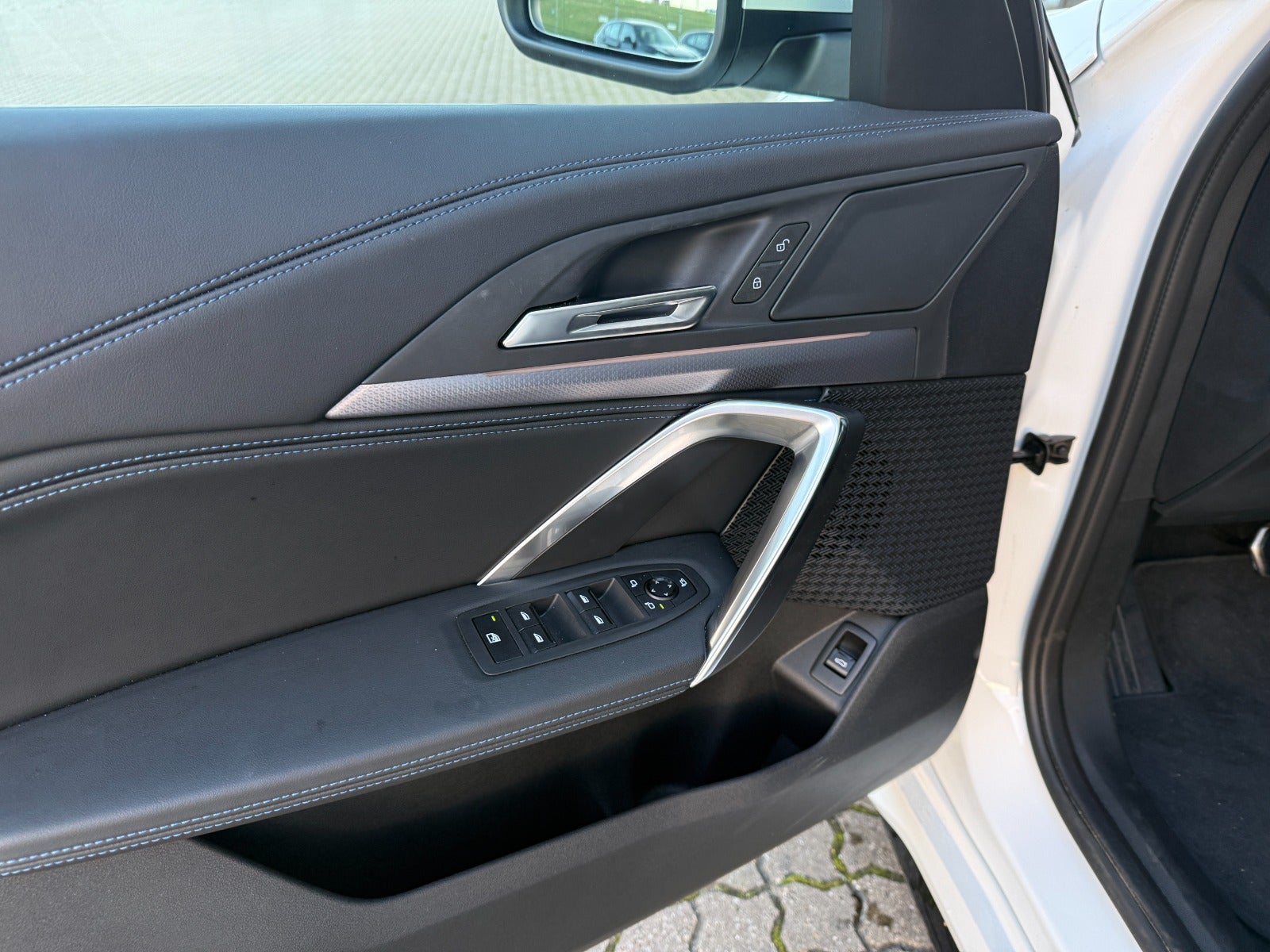 BMW iX1 eDrive20 M-Sport Premium 5d - 7