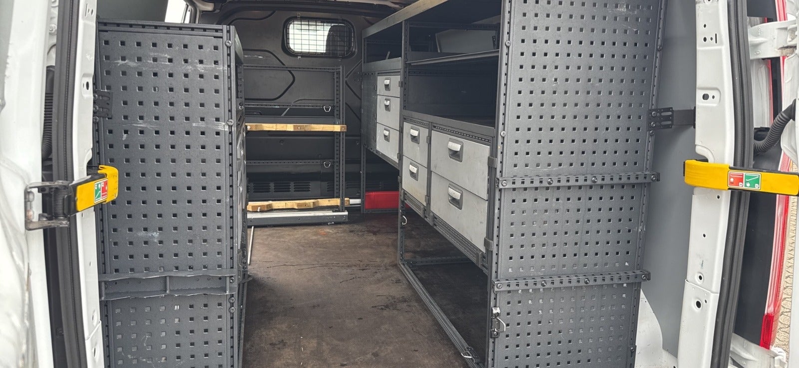 Billede af Ford Transit Custom 340L 2,0 TDCi 130 Trend