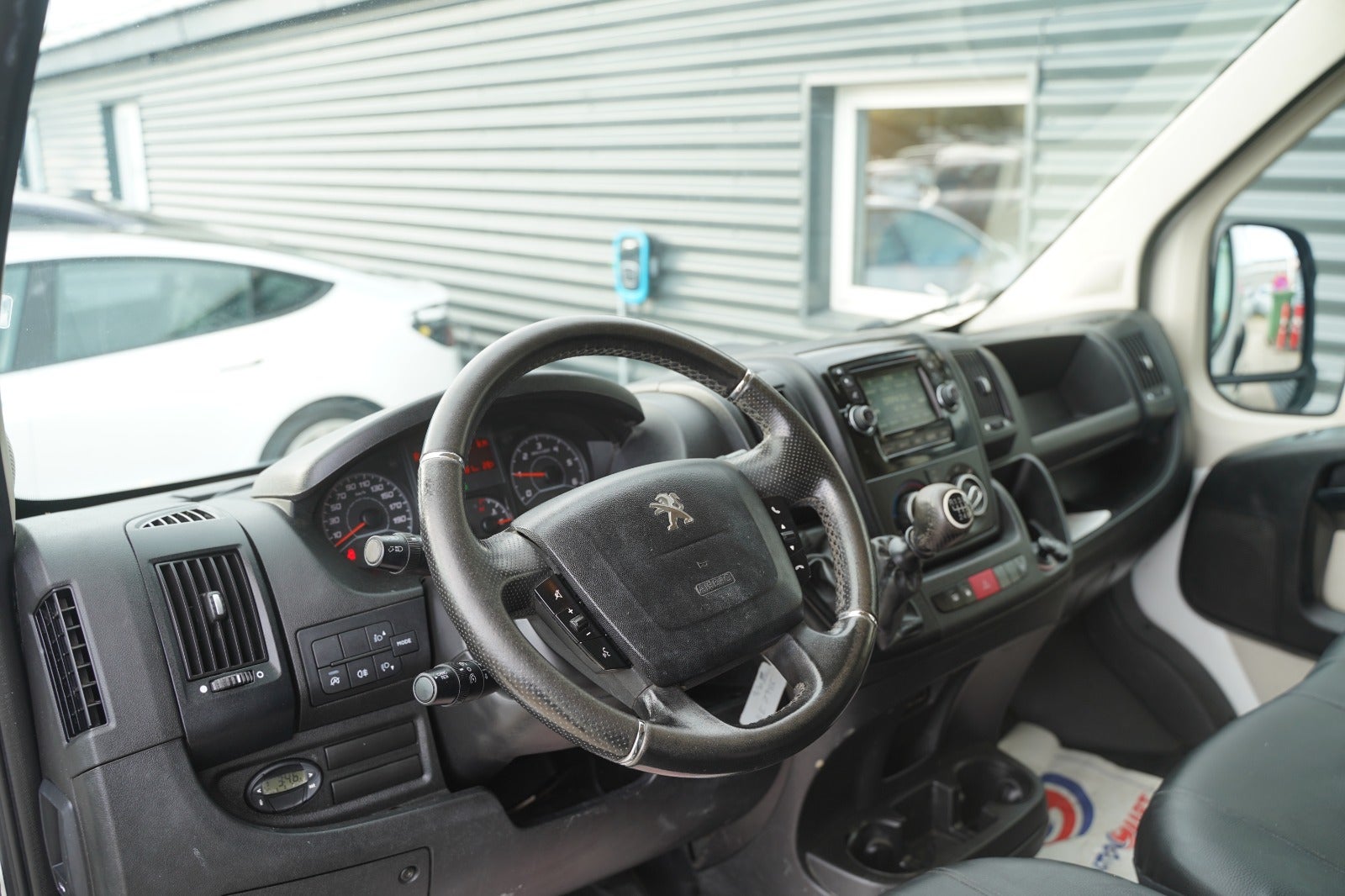 Billede af Peugeot Boxer 330 2,0 BlueHDi 130 L2H2