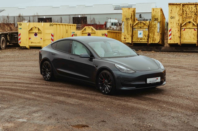 Tesla Model 3  Performance AWD