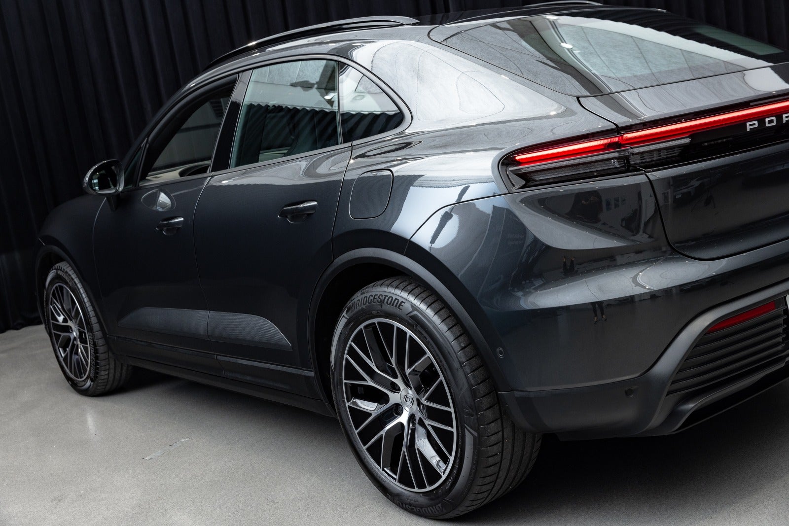 Gallery image 16 of 23