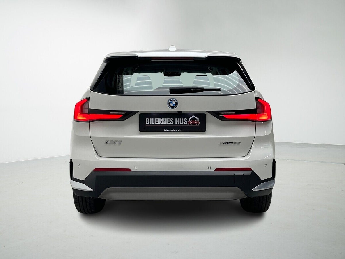 BMW iX1 xDrive30 billede 7