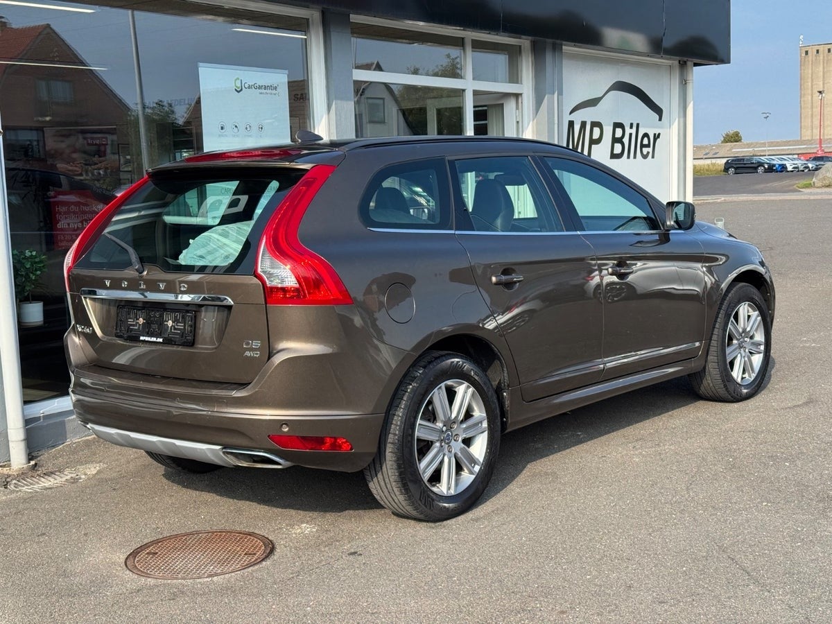 Billede af Volvo XC60 2,4 D5 215 Momentum aut. AWD Van