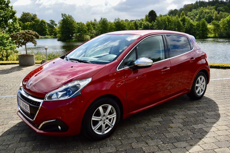 Peugeot 208 BlueHDi 100 Desire