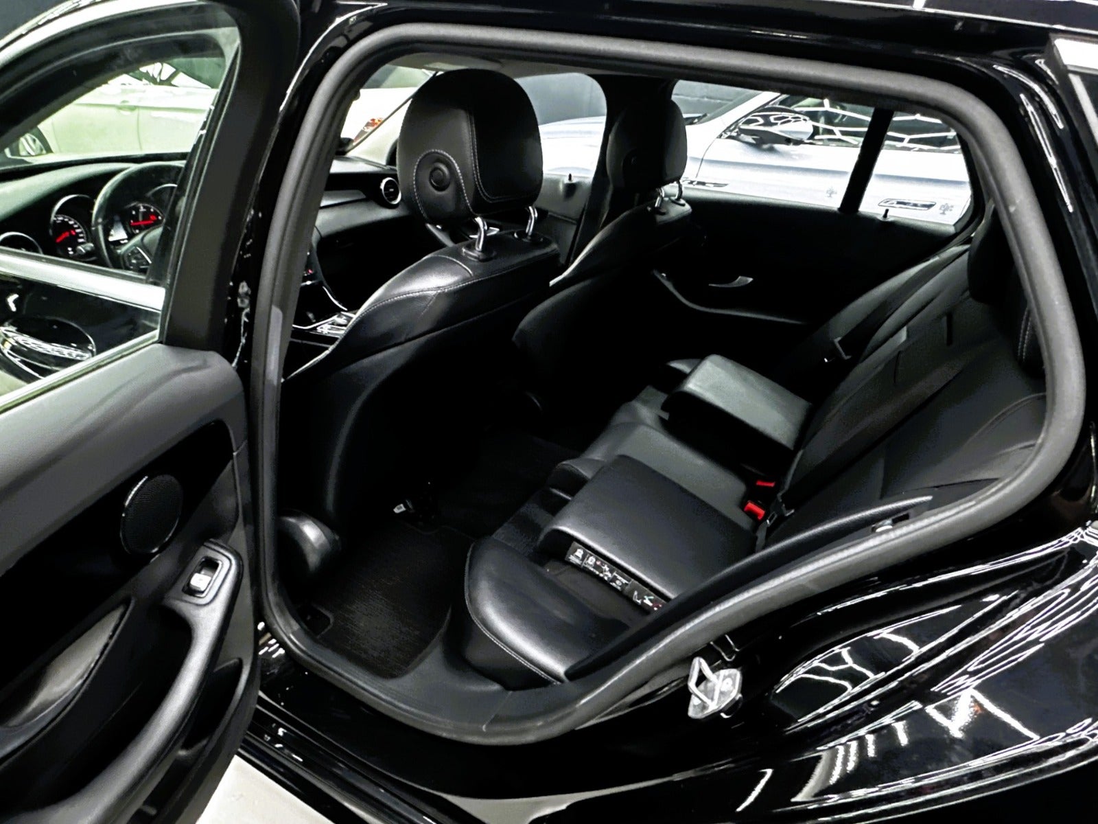 Billede af Mercedes C220 d 2,2 AMG Line stc. aut.