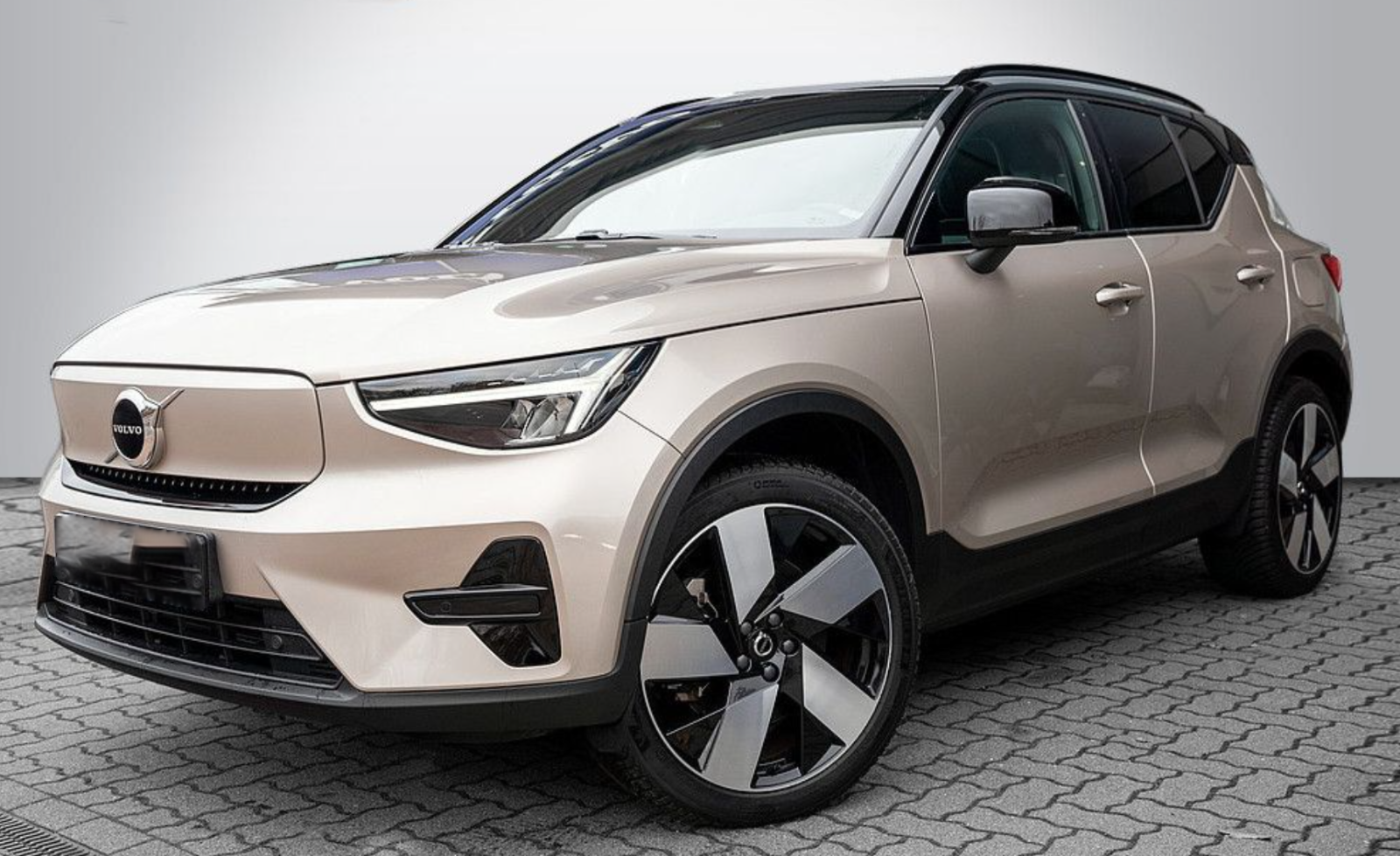 Volvo XC40 2424