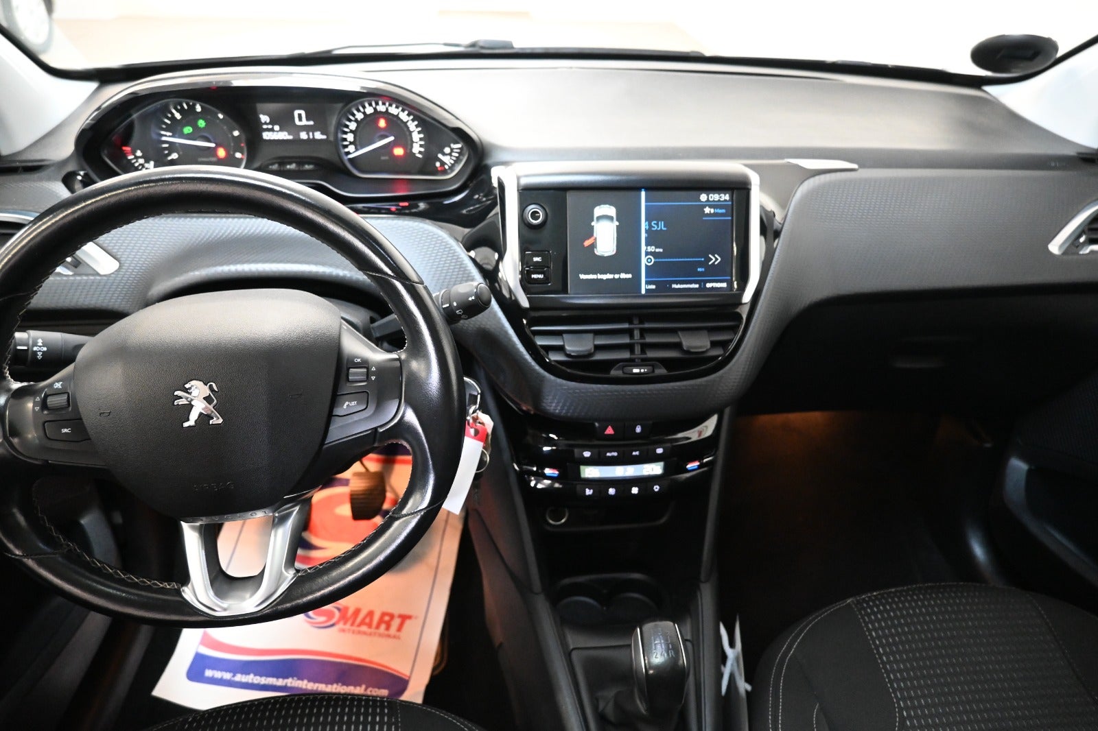 Peugeot 208 BlueHDi 100 Allure Sky