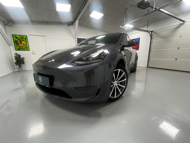 Tesla Model Y Long Range AWD
