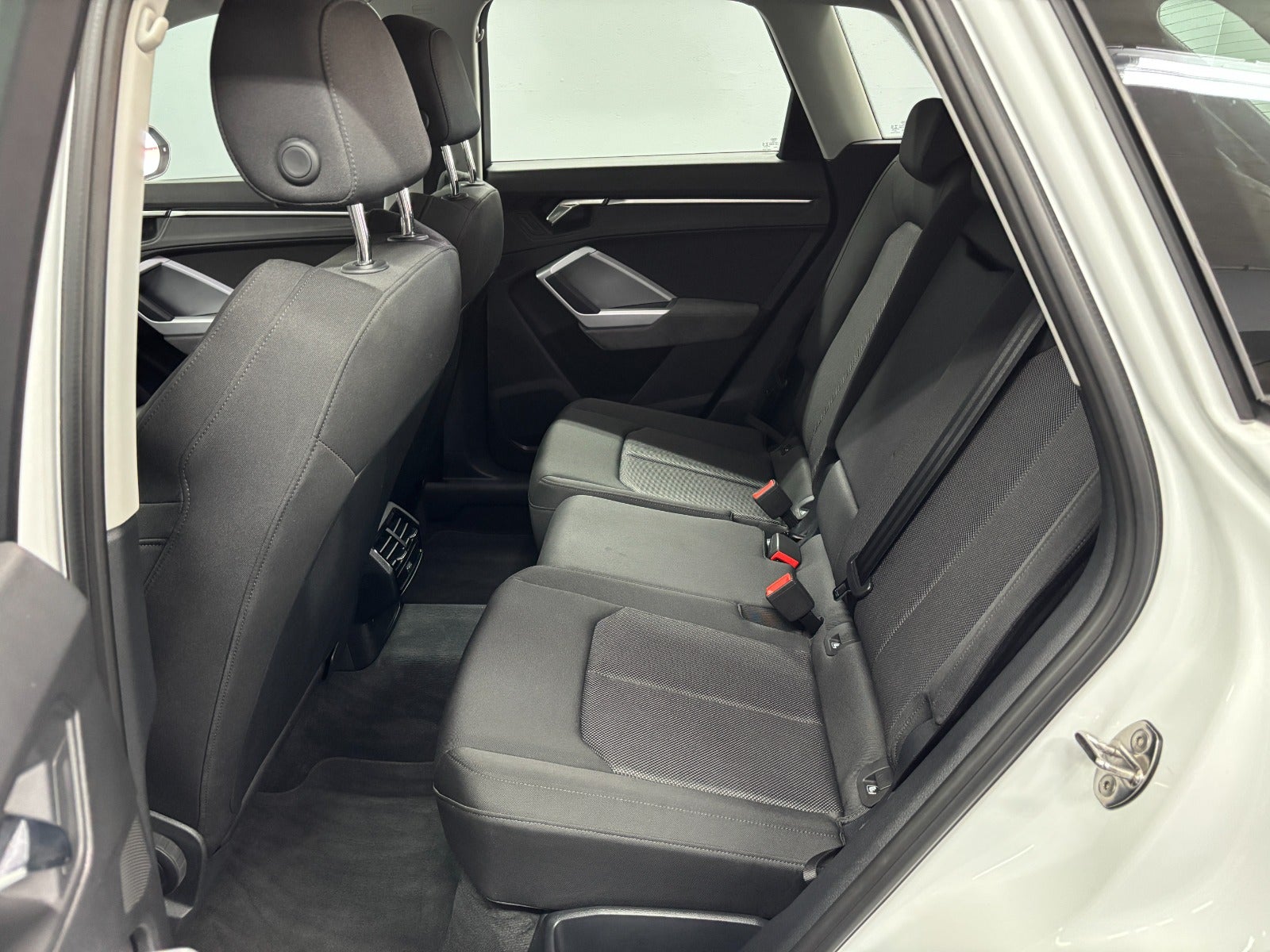 Billede af Audi Q3 45 TFSi e Attitude+ S-tr.