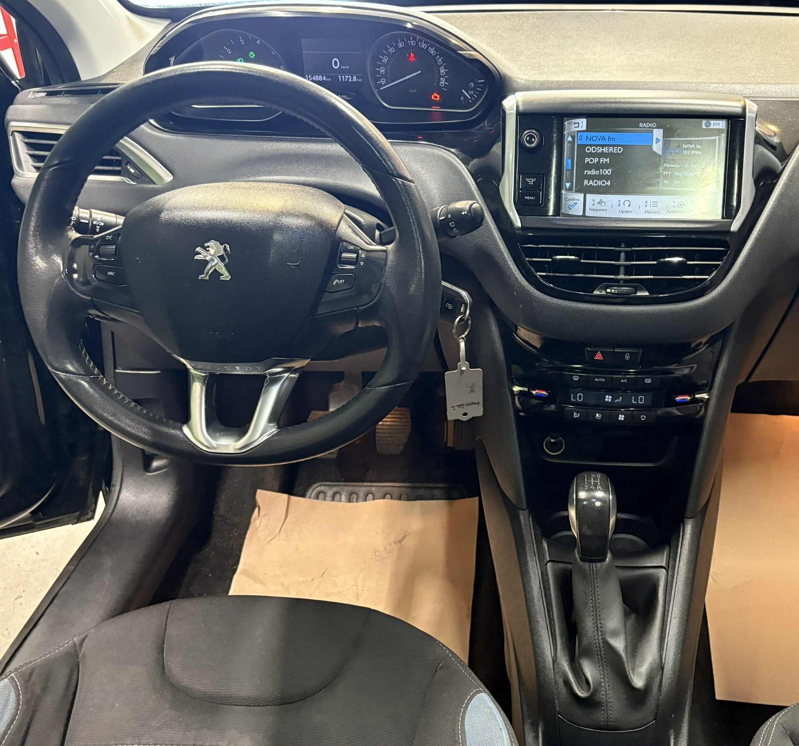 Billede af Peugeot 208 1,2 VTi Allure Sky