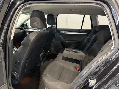 Skoda Octavia TDi 150 Elegance Combi DSG